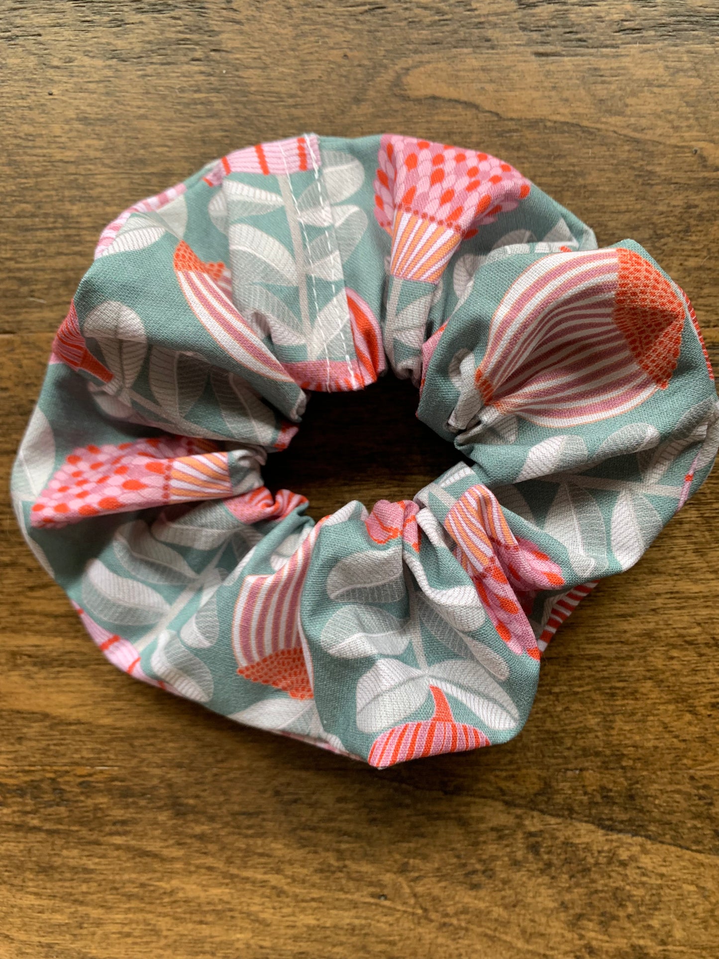 Scrunchie Banksia Dusky Pink